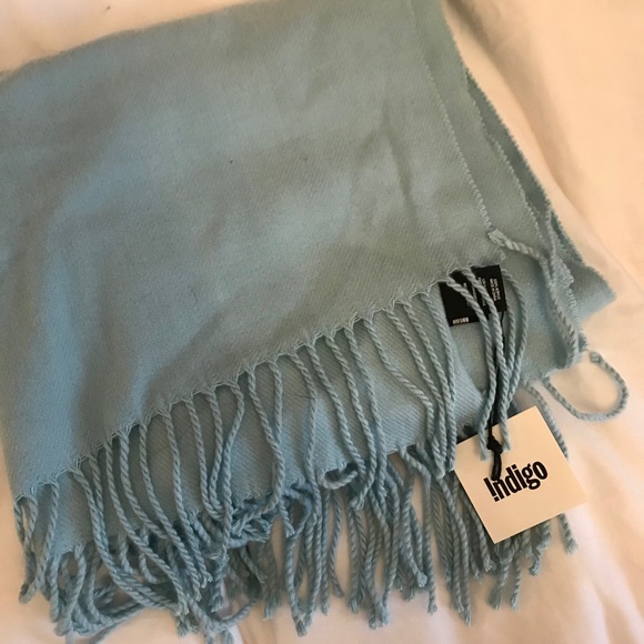 Assorted scarves - Picture 4 of 6